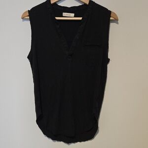 Tna Sleeveless Black V-Neck Blouse